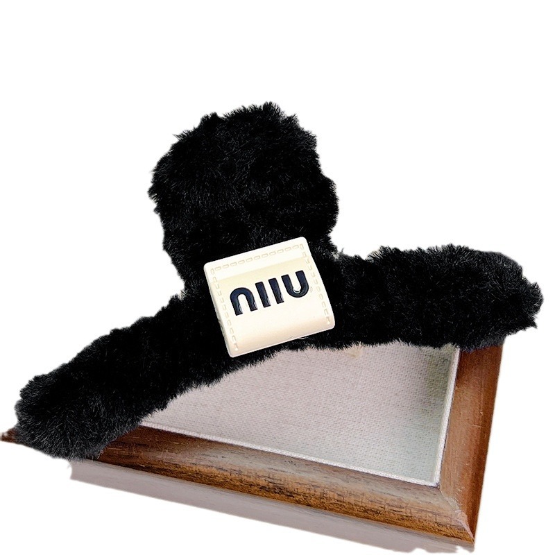 Spring and Summer new fur grab clip, shark clip, large high-end hair accessory, Maillard style fur miumiu hair clip for women Item Picture