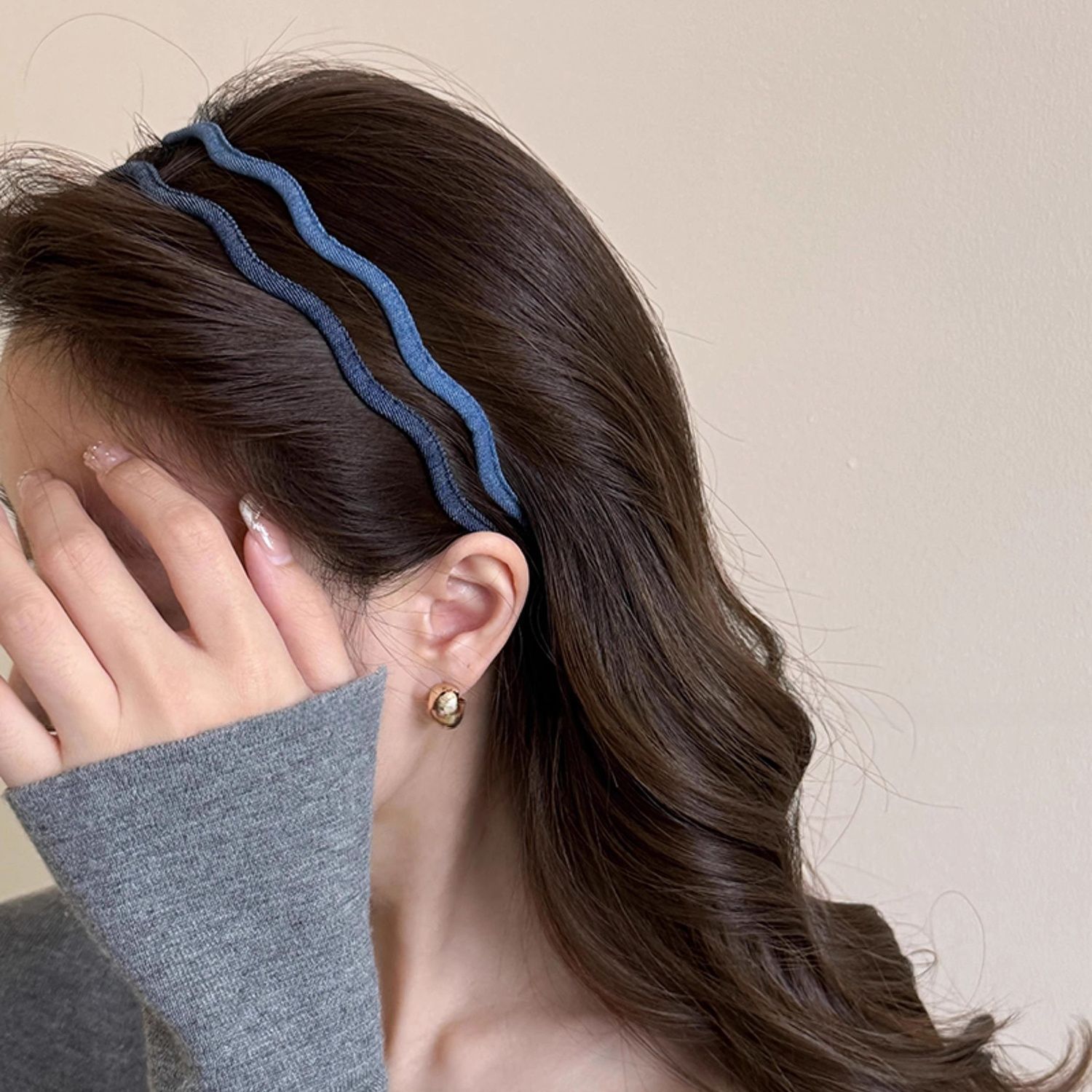 Korean ultra-fine denim wavy hair band for women, simple and elegant, versatile hair clip, new style, high-end, stylish and fashionable full figure