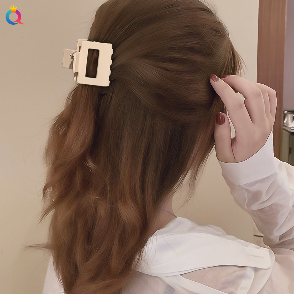 Qiyue Cross-border frosted hair clip, shark clip for the back of the head, simple and elegant small clip hair accessory details Picture