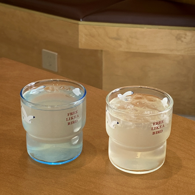 The ins clear and transparent Bird niche coffee cup features a simple yet sophisticated feel. It can withstand high temperatures and is as free as a bird Item Picture