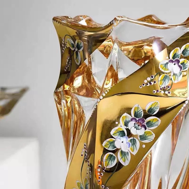 A fashionable and light luxury hand-painted enamel vase with Bohemian-style countertop for home decoration Specification drawing