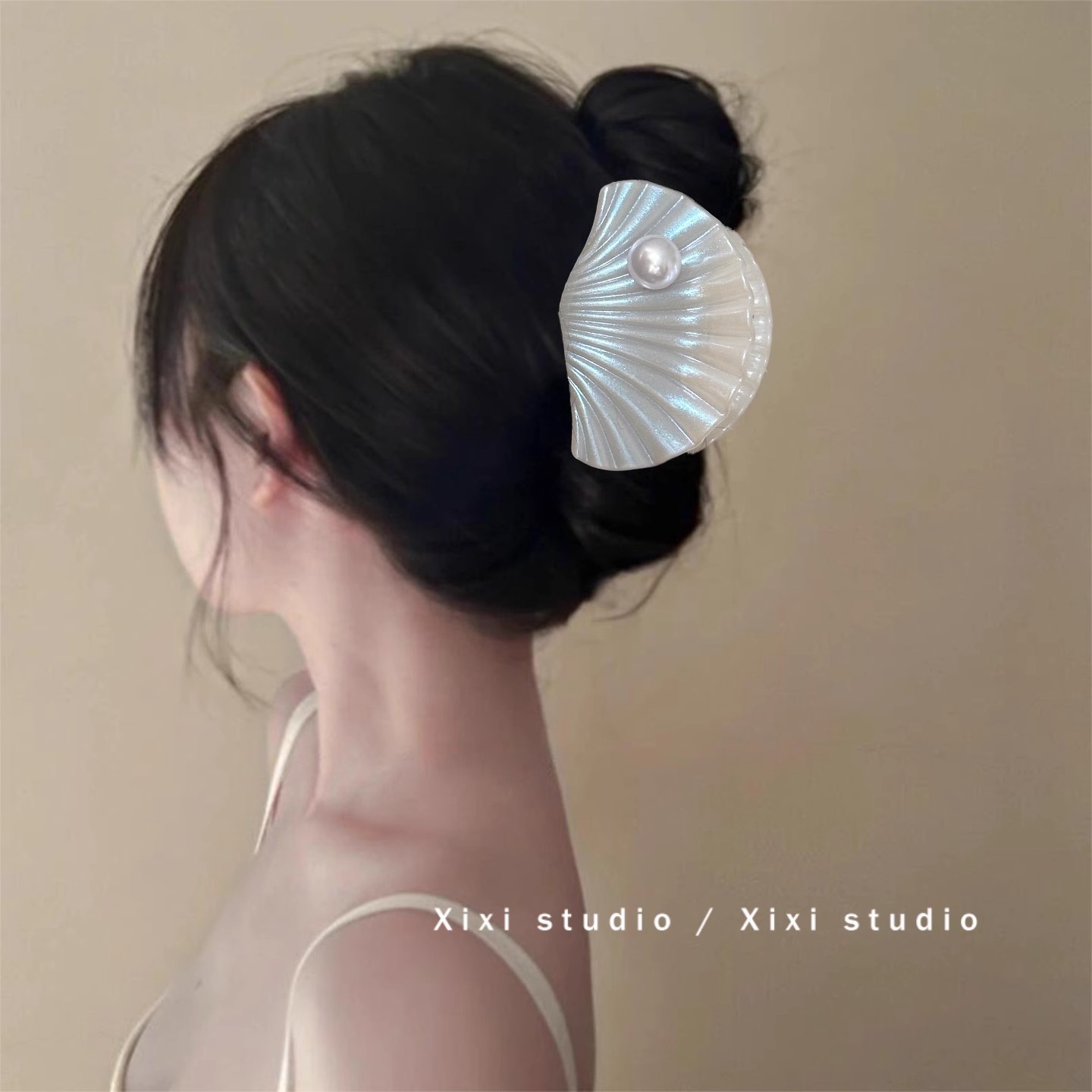 Mint green shell hair clip ~ Vacation-style scratch-off semi-tied hair clip, fresh and ins style shark clip hair accessory at the back of the head details Picture