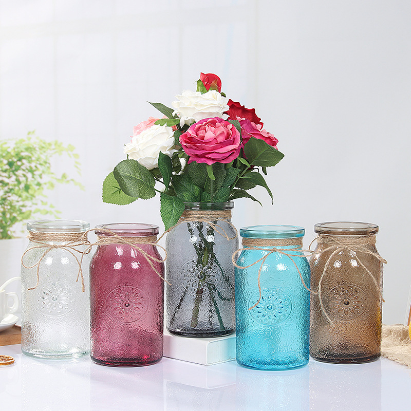 We offer a complete range of creative European-style sunflower glass vases in various specifications. We are a wholesale manufacturer for home desktop vases and dry vases details Picture