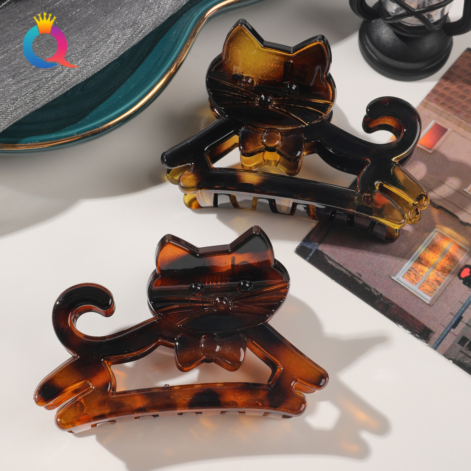 Qiyue Cartoon Little Cat PC hair clip, medium-sized grabber, high-end shark clip, half-tie hair clip, girls wholesale Application Scenario