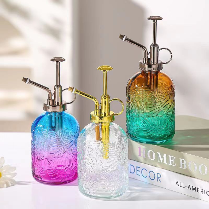 Retro embossed glass small spray bottle, popular Nordic pneumatic garden disinfection watering bottle, household spray bottle wholesale details Picture