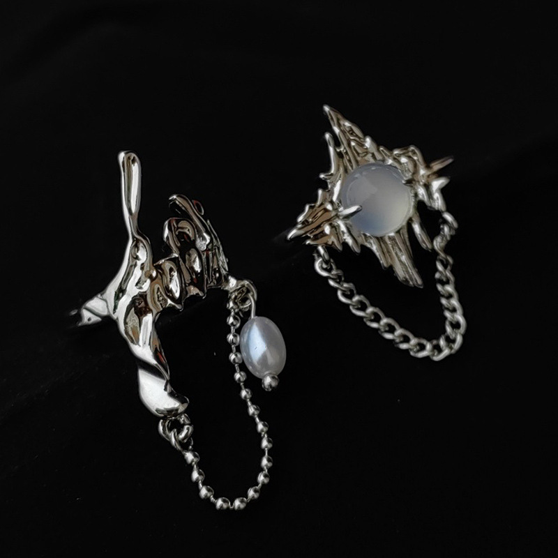 The new cold and elegant moonstone tassel open ring is a niche design for women, exuding a sense of high-end luxury and a fashionable personality details Picture