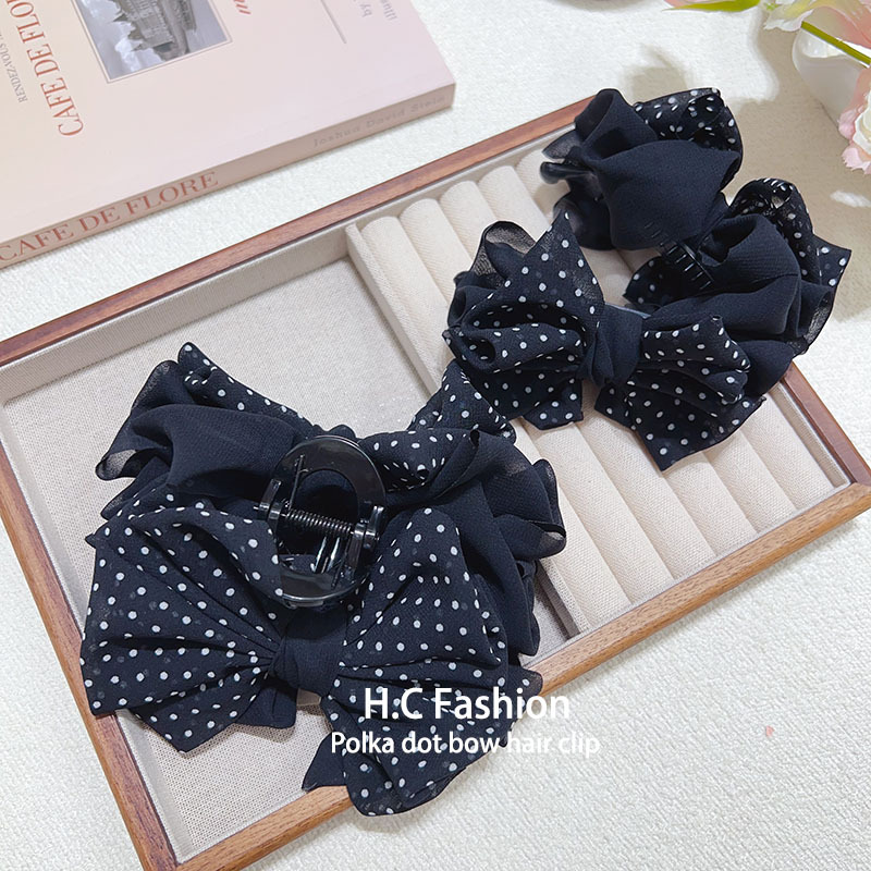 Retro style, elegant and versatile grab clip, polka dot, multi-layer bow, banana clip, ponytail hair clip, high-end hair accessory Application Scenario