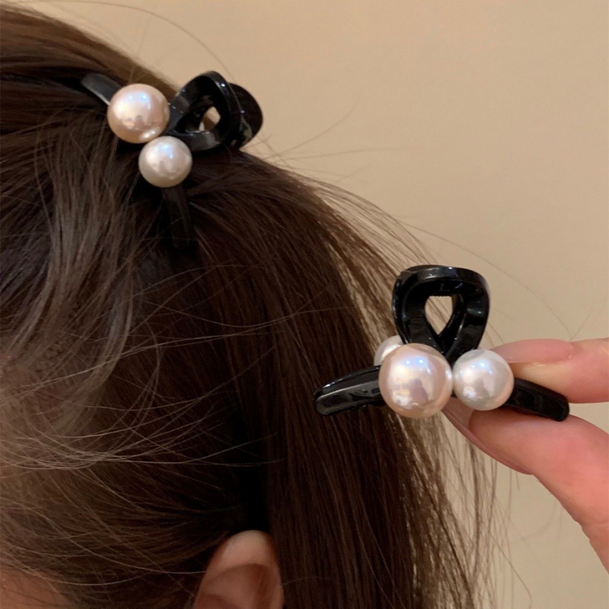 Pearl camellia flower small clip princess hairstyle small bangs clip broken hair clip hair accessory small clip back of the head hair clip for girls details Picture