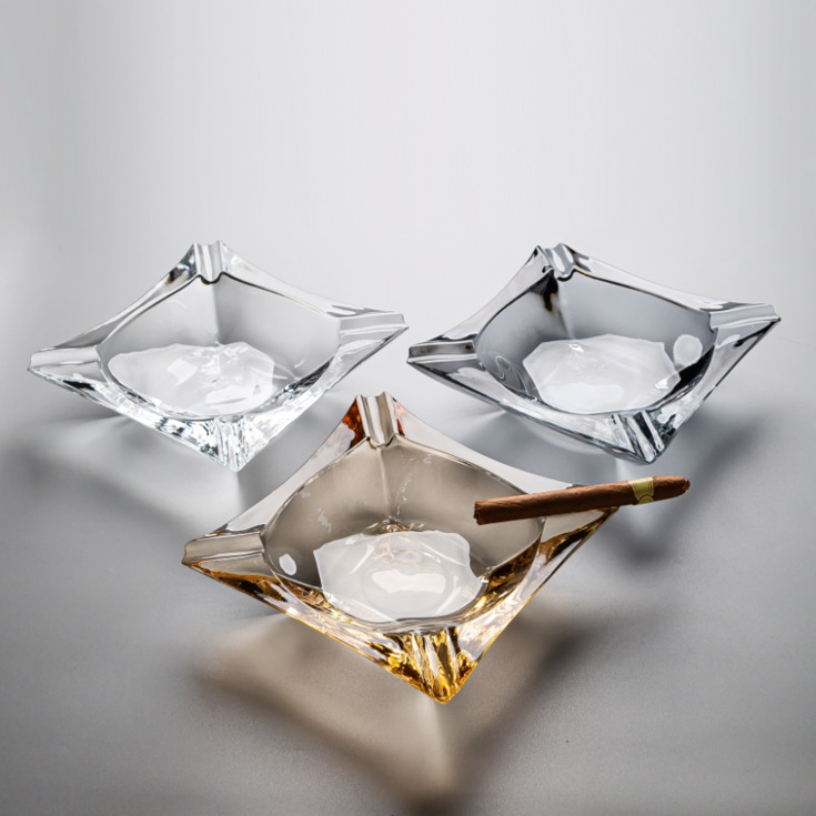 Hotel rooms, KTV, household ashtrays, classic glass ashtrays, Crystal series ashtrays, one-piece consignment full figure
