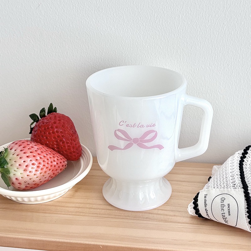 Homemade girlish bow glass cup, cold brew coffee cup with handle, water cup, best friend breakfast cup, milk cup Application Scenario
