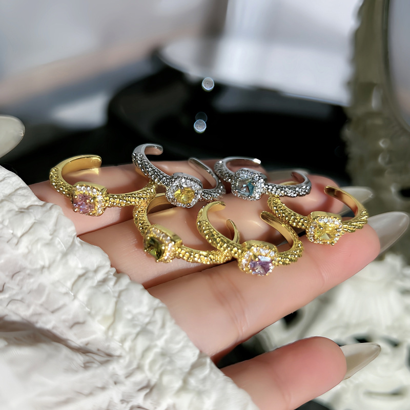 This sweet and cool, colorful, exquisite and niche design ring with a simple open design exudes a sense of sophistication for women and is a versatile and unique ring details Picture