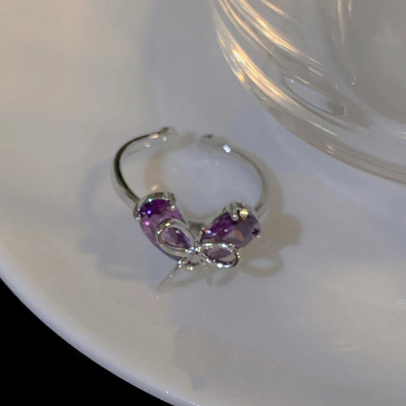 A Japanese and Korean style bow purple diamond zircon heart-shaped opening ring, a versatile and sweet cool fashion index finger ring for women Application Scenario