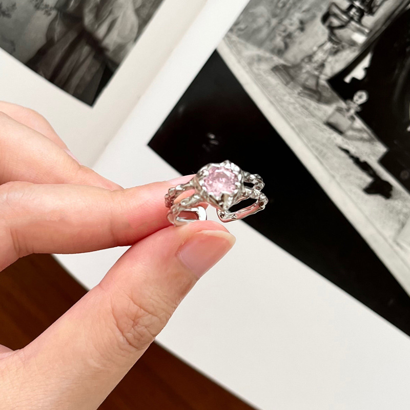 Irregular heart-shaped pink diamond zircon open ring for women, a niche Instagram cool style, individual and fashionable food ring Application Scenario