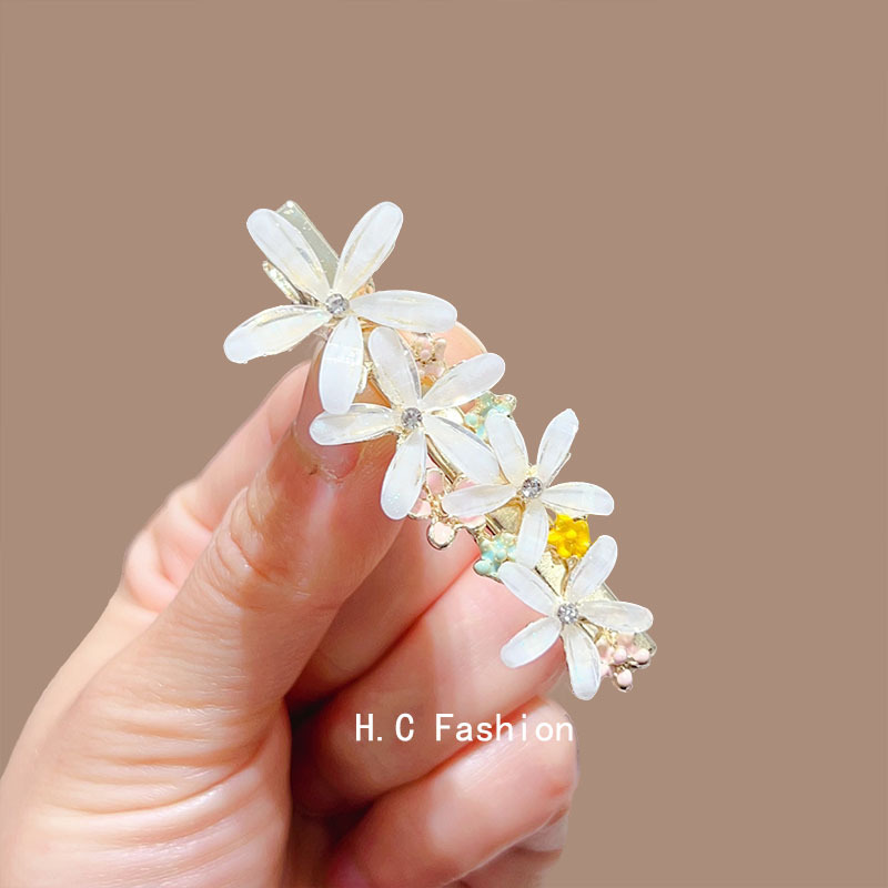 French gentle and retro pink crystal flower duckbill clip, a niche design with a high-end and elegant side clipped hair clip Specification drawing