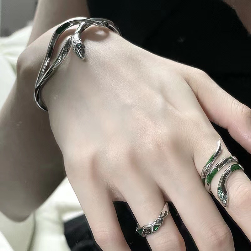 This is a unique snake bracelet with a dark and cool design. It features a street hip-hop cold and luxurious snake-shaped ring that is trendy and cool details Picture