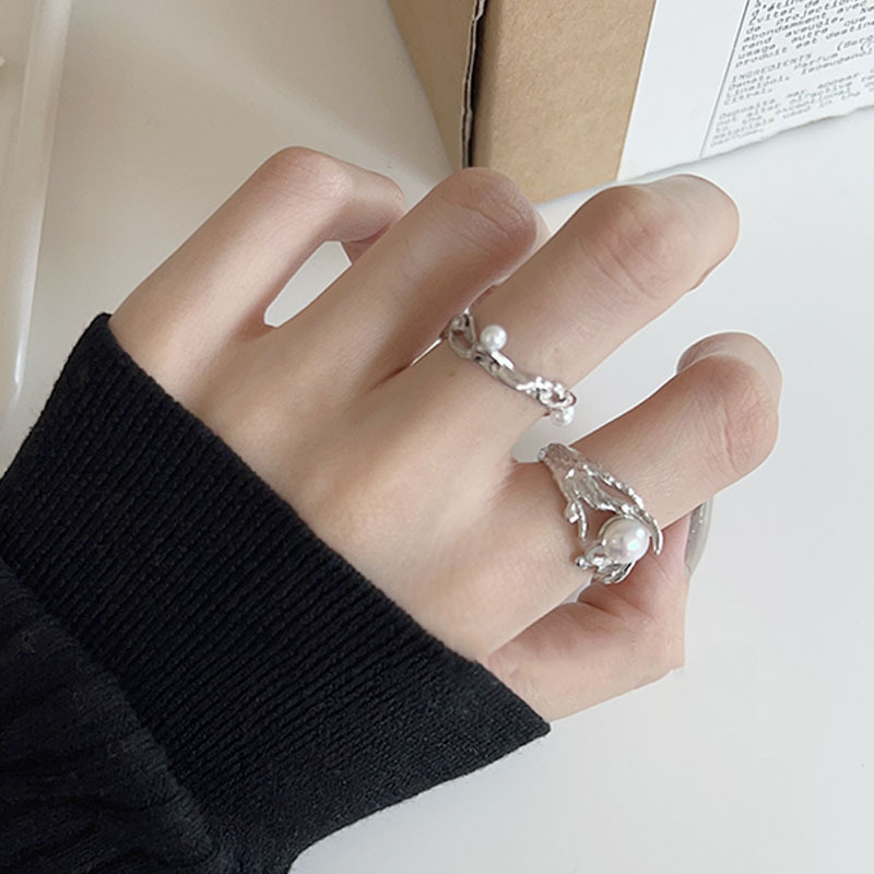 Sweet, cool, unique, versatile, irregular-shaped texture inlaid open ring, a trend of women's niche, light luxury and elegant food rings details Picture