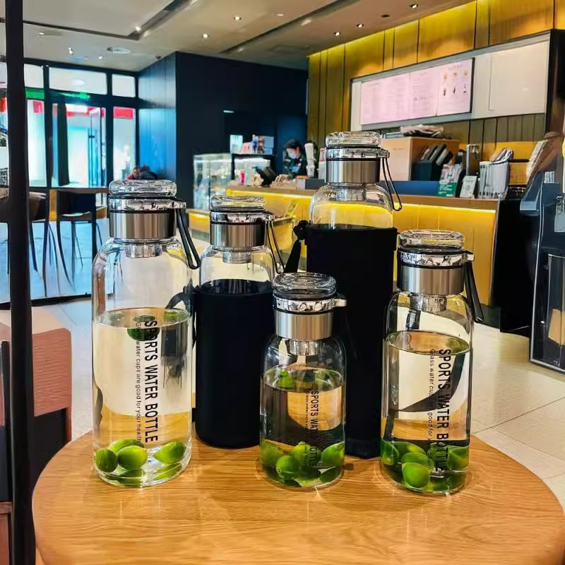 1000ML large-capacity glass cup, double-lid explosion-proof men's model, high appearance level tea brewing cup, outdoor portable water cup, heat-resistant Application Scenario