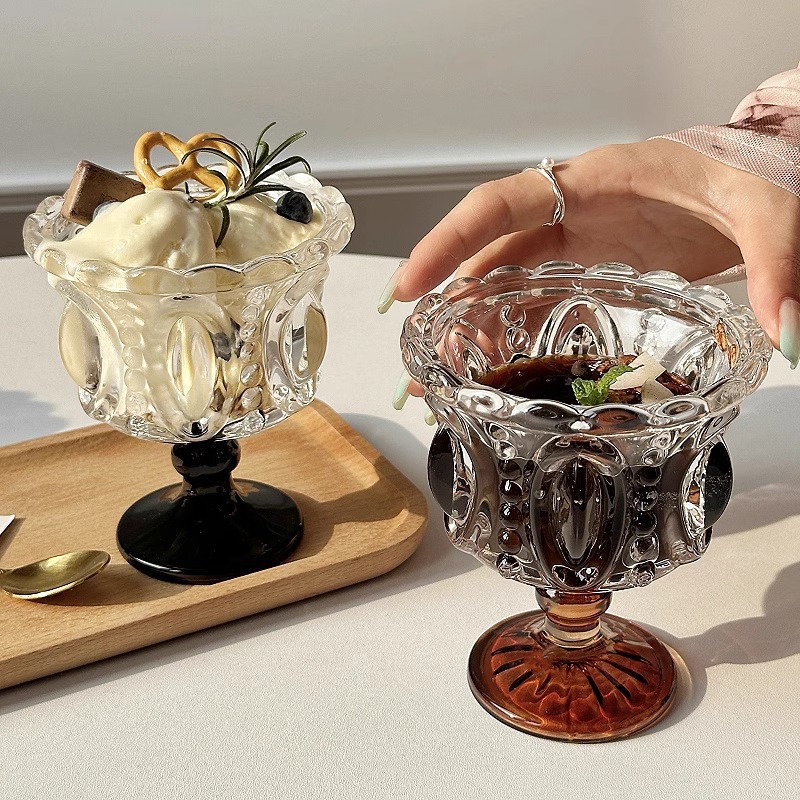 A niche, light luxury, retro black crystal ice cream highball cup with a high level of appearance and embossed dessert cup, a household drink cup Specification drawing