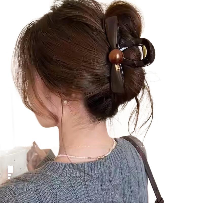 13cm acrylic large hair clip with a generous amount of hair and a high-end feel. Shark clip, matte clip, headwear, hair clip for the back of a woman's head Item Picture