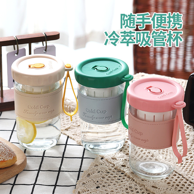 Large-capacity cold brew tea glass cup with cup sleeve, heat-insulating office water cup, carrying rope, portable cartoon double-drinking straw cup details Picture