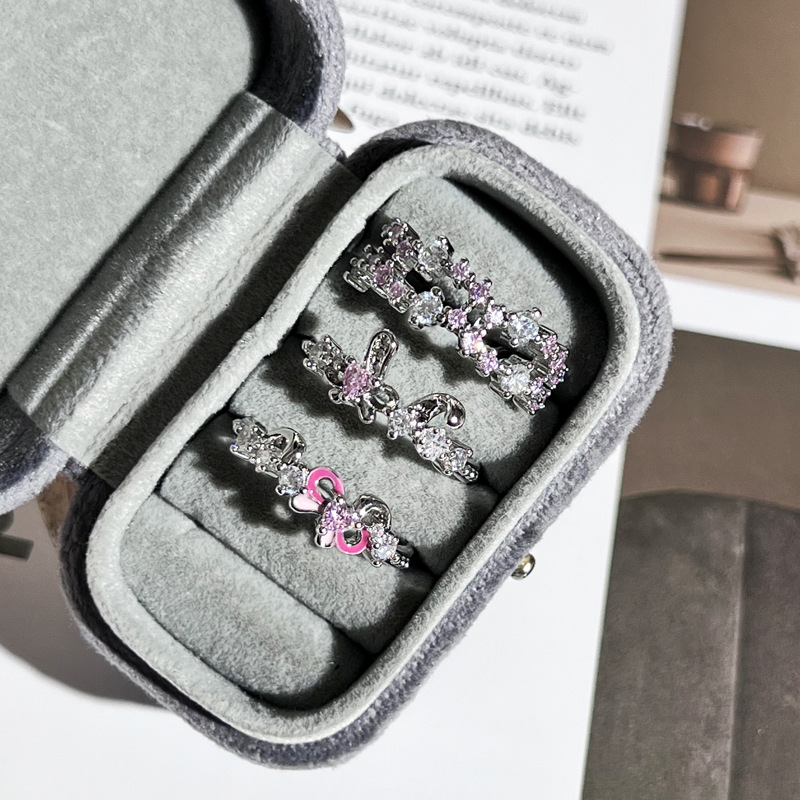 Sweet double-layer pink diamond bow ring, a niche design for women, with a cold and elegant style, trendy and individualistic, fashionable index finger ring Application Scenario