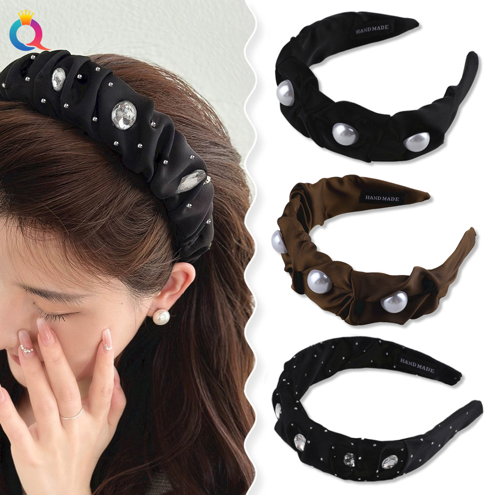 Wholesale of Qiyue European and American pearl hair bands, height-increasing pleated rhinestone wide edge hair hole and high top headband, high-end hair accessories details Picture