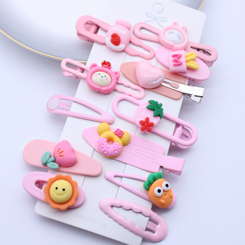 Pink cream glue resin accessories, handcrafted ornaments, hair clips, hair accessories, clothing, bags, crocs, diy accessories Application Scenario