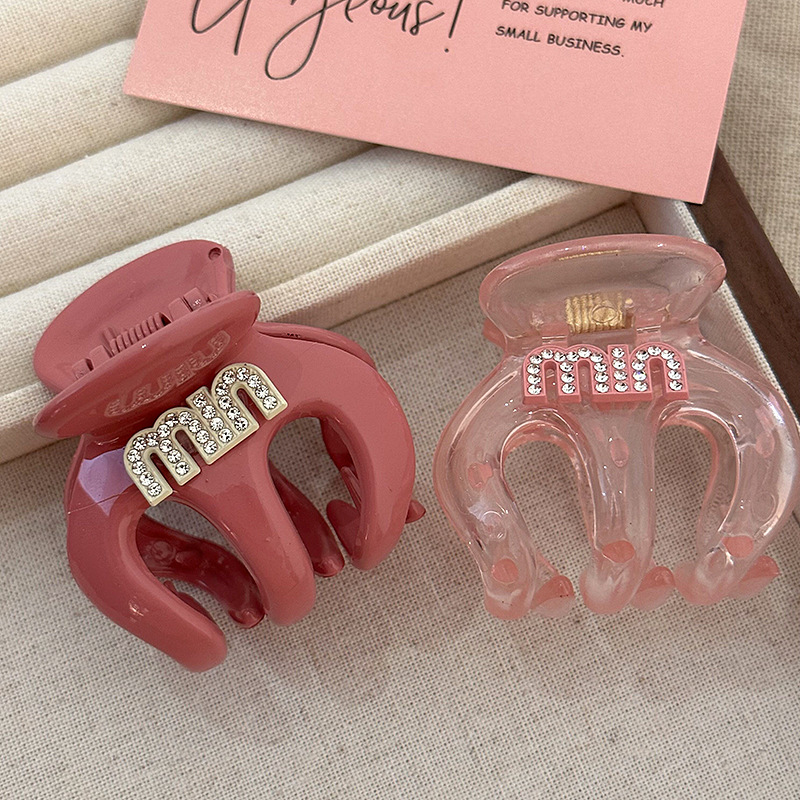 High-end miumiu letter high ponytail grab clip fixing wonder, hair clip half clip, small shark clip headwear full figure