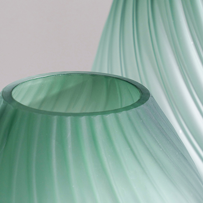 Light luxury high-end large vase floor-standing display, living room flower arrangement, Penghu Bay new high-end dining table glass display with a sense of sophistication details Picture