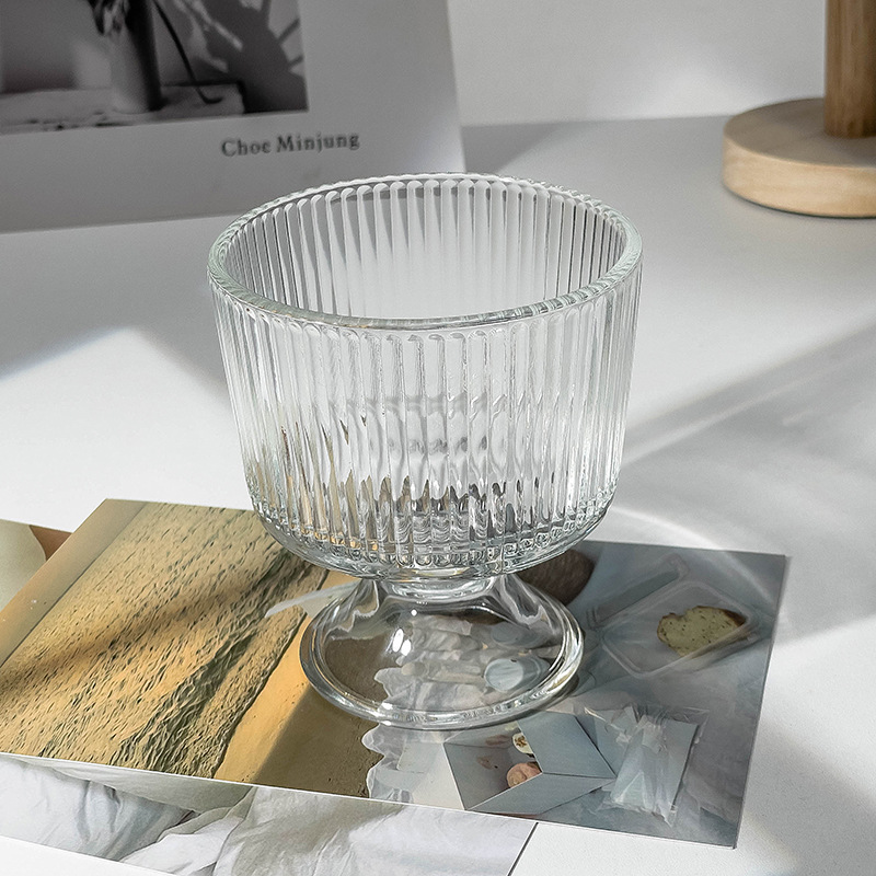 High-appearance-level glass cups, high-footed dessert cups, niche coffee cups, juice, yogurt, ice cream, retro embossed cups details Picture