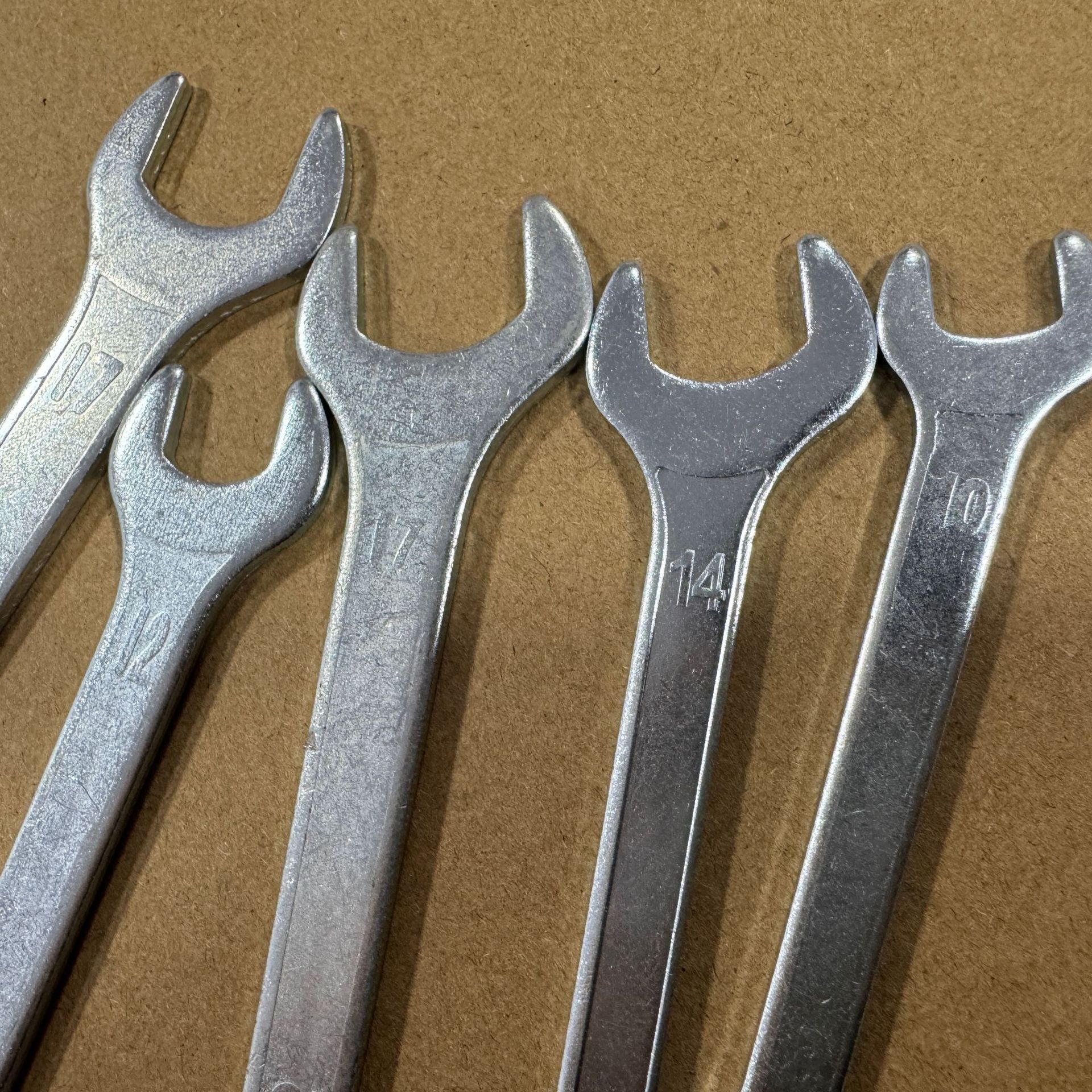 Cheap iron sheet stamping open-end wrench, thick small wrench 3mm, open-end wrench, car accessories, hardware tool wrench Application Scenario