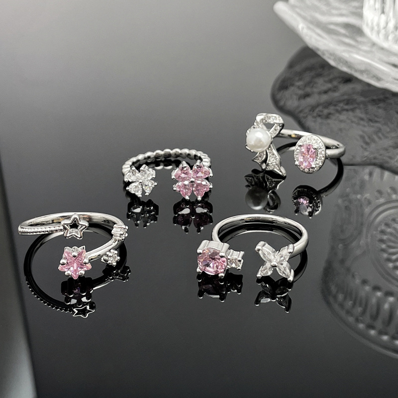 A light luxury sweet and cool pink diamond heart-shaped flower star geometric opening ring, a delicate and fashionable female niche cold style ring Application Scenario