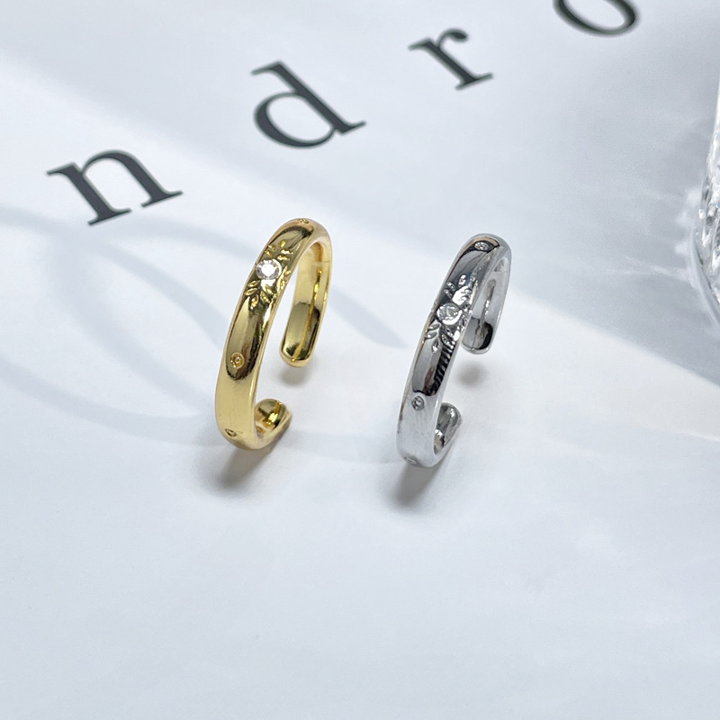 A minimalist diamond leaf pattern fashionable open ring for women on Instagram, with a cold style and versatile personality. It's a niche accessory Specification drawing