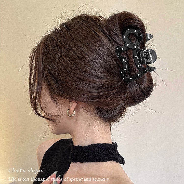Polka dot puppy claw clip women's new simple and elegant shark clip small back head bun hair clip hair accessory Headwear Application Scenario