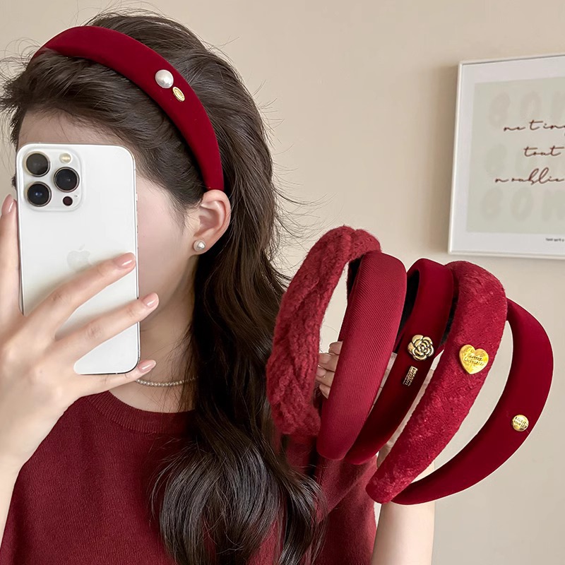 New Year's Encore: Red hairband for women, spring and summer face washing, high top, wide edge hairband, high-end look, pleated headband, hair clip full figure