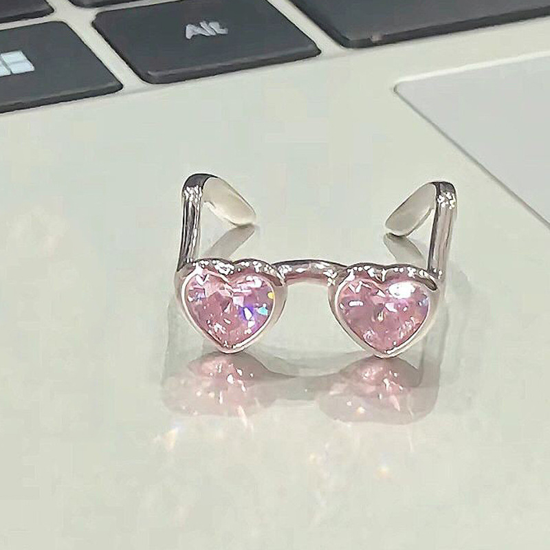 Fun, sweet and cool style glasses, open ring, women's niche design, unique and fashionable index finger ring, light luxury and high-end ring Application Scenario