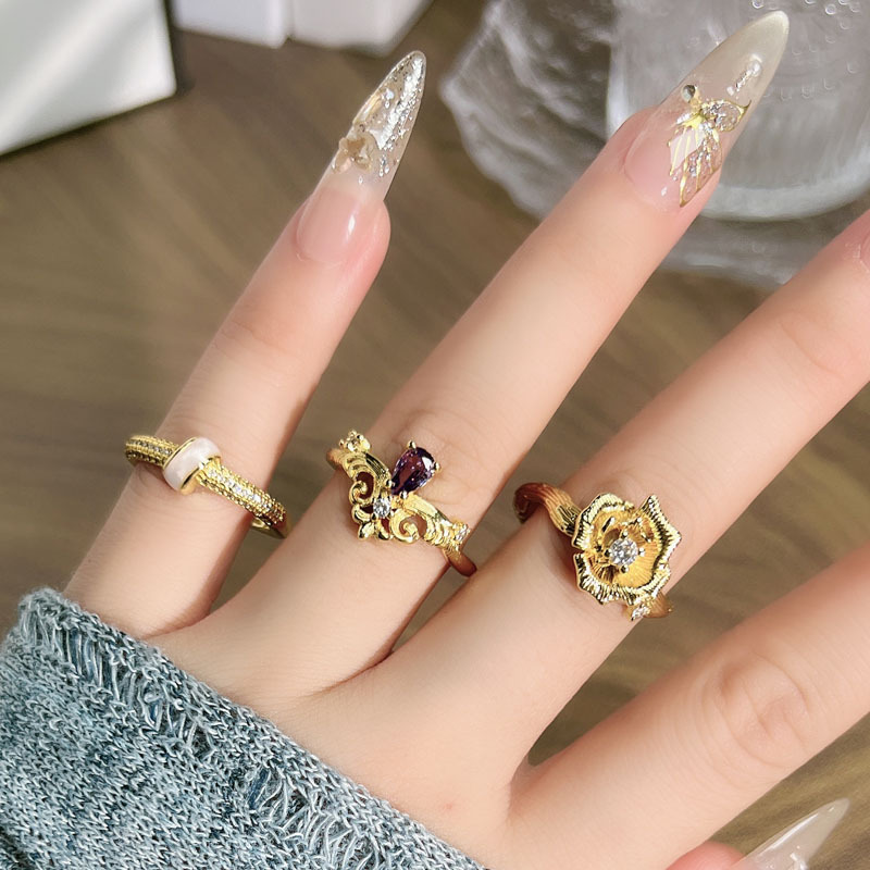 vintage French princess-style brushed coronation crown water drop purple diamond ring, women's fashion flower versatile ring Application Scenario