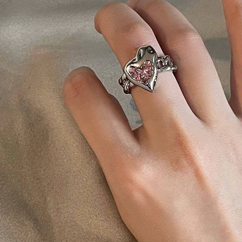 A large heart-shaped pink diamond zircon, a niche design, trendy and individualistic ring, a high-end and stylish open-top ring for women on Instagram Specification drawing