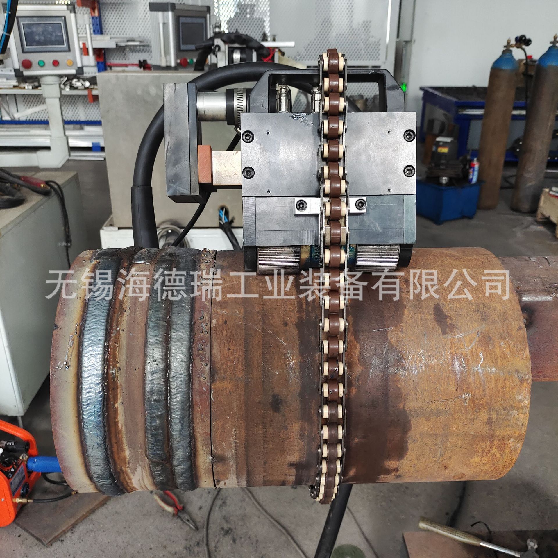 The magnetic pipe automatic welding trolley is a precise and mobile gas protection welding machine specifically designed for outdoor oil pipelines undefined