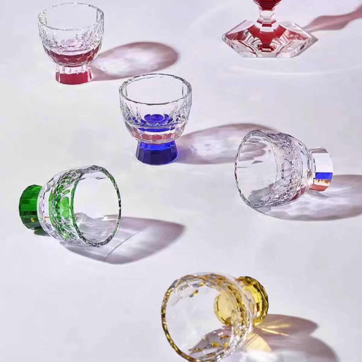 High-end crystal glass colored small tea cups, master cups, guest cups, Gongfu tea tasting cups, heat-resistant 50ML white spirit cups, simple and elegant details Picture