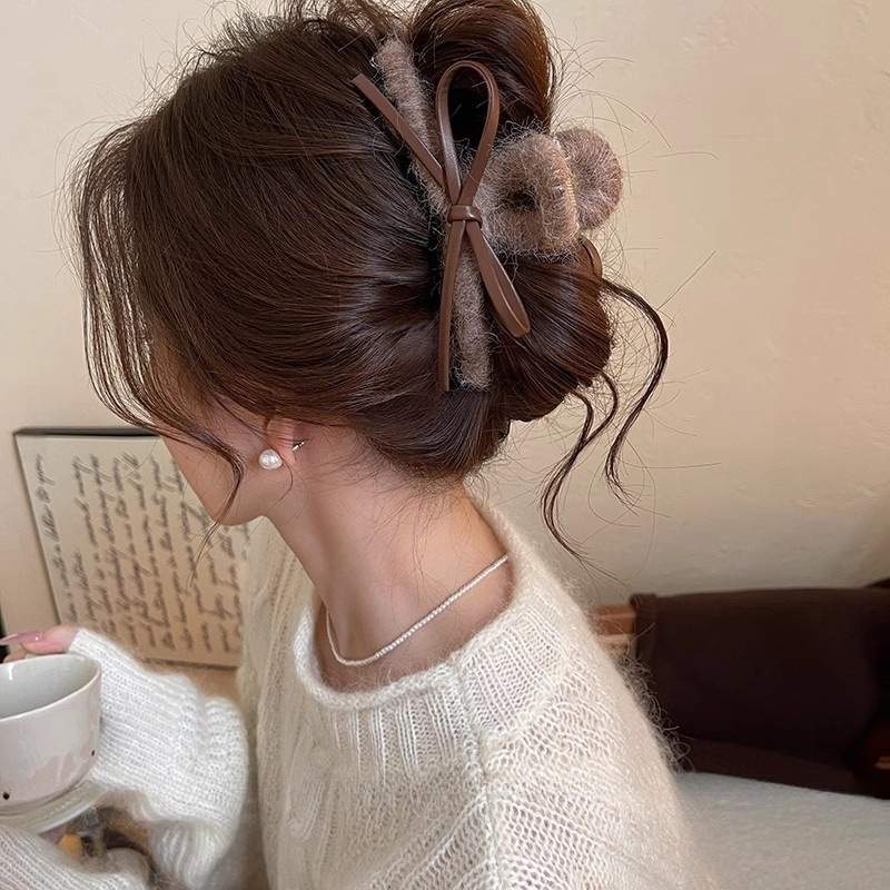 Spring/Summer woolen leather bow clip for women's back of the head 2025 new high-end shark clip hair accessory full figure