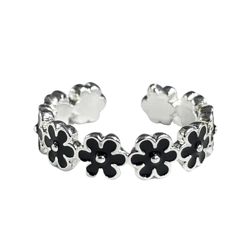 A rare black glazed flower-shaped open ring with a sweet and retro feminine charm and a high-end feel. It is a versatile and exquisite pearl ring Item Picture