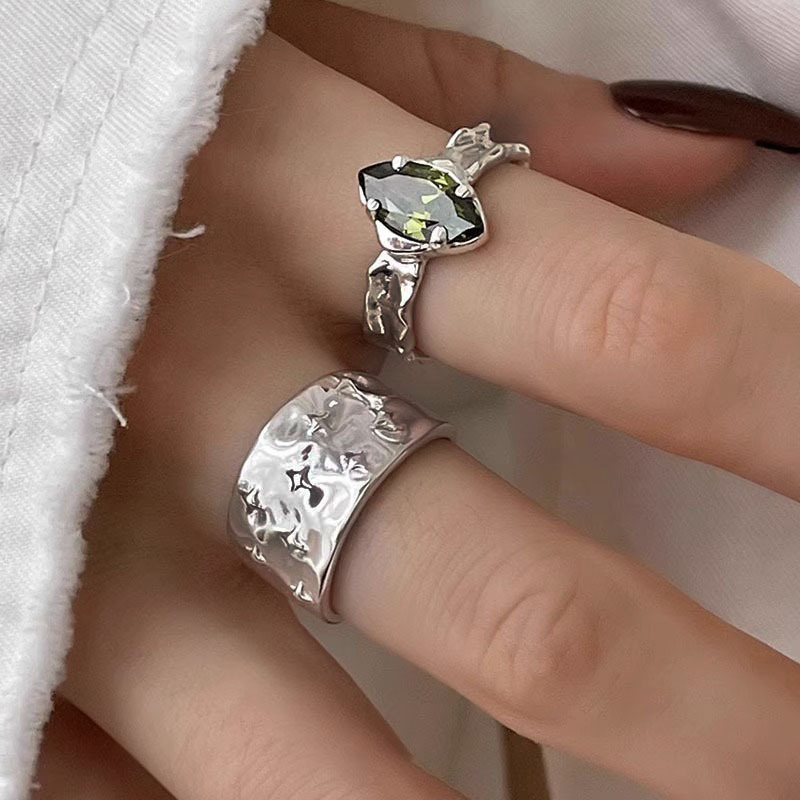 Olive green zircon open ring for women, simple and elegant, sweet and geometric mixed and layered, cool and versatile ring on Instagram details Picture