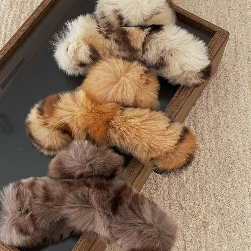 French genuine rex rabbit fur leopard print hair clips, retro fur grab clips, high-end feel, plush shark clips, large size, abundant hair volume details Picture