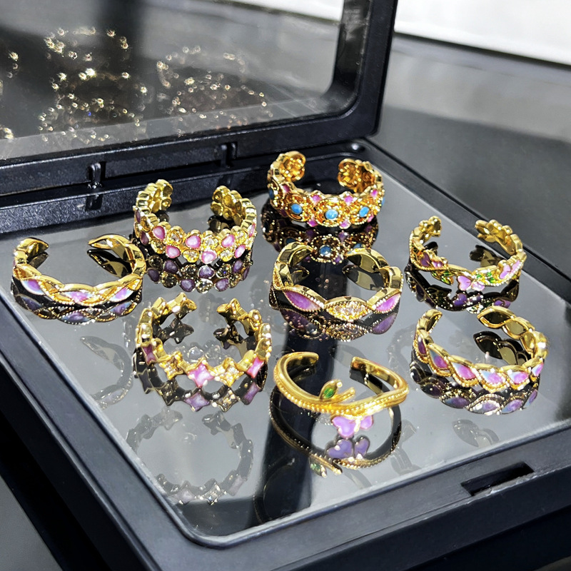 New Chinese-style national trend purple gradient enamel lace hollowed-out ring for women, fashionable and elegant, niche index finger ring Application Scenario