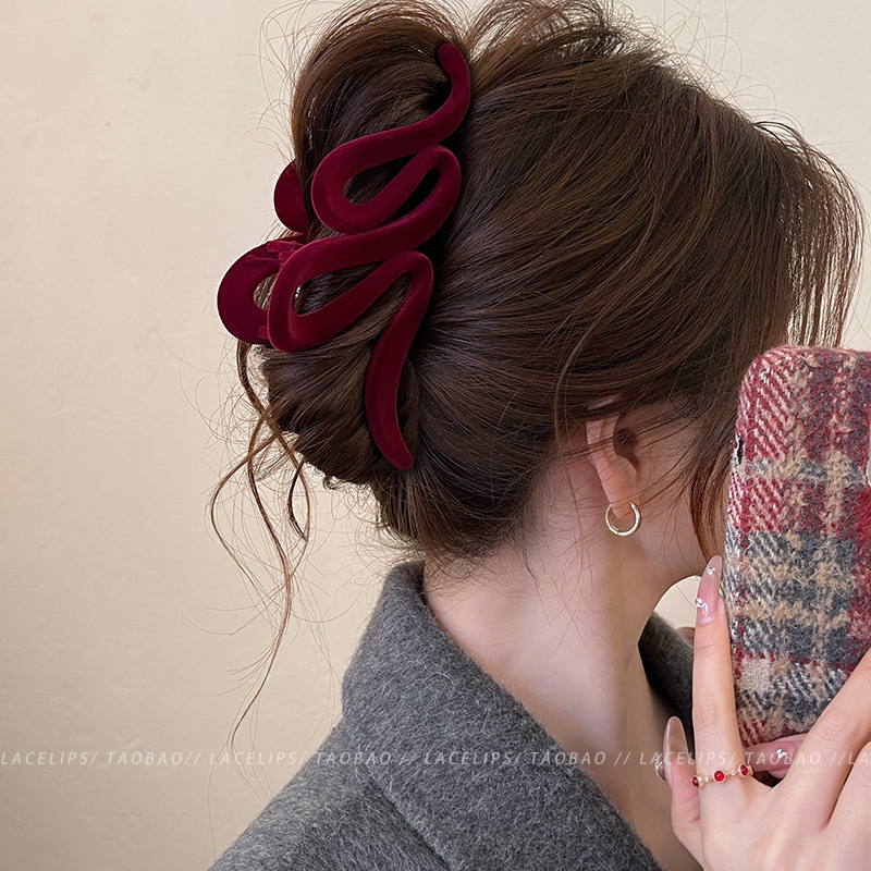 Spring and summer Ankela red velvet hairpin, large hair volume, shark hairpin, women's back head updo hairpin headwear Specification drawing