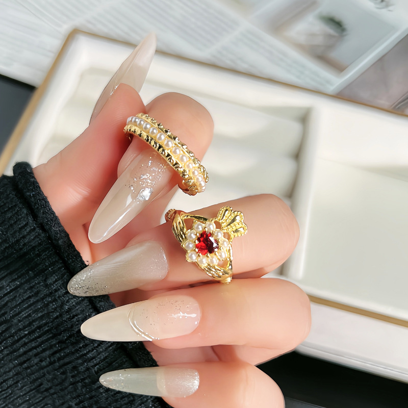 New Chinese-style imperial style light luxury pearl inlaid high-end sense ring, women's fashion crown, red diamond niche personality ring full figure