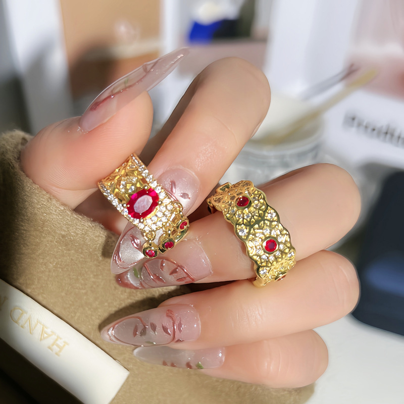 French light luxury, retro and high-end rose red diamond ring, women's court style Daisy, versatile and fashionable tassel new ring details Picture