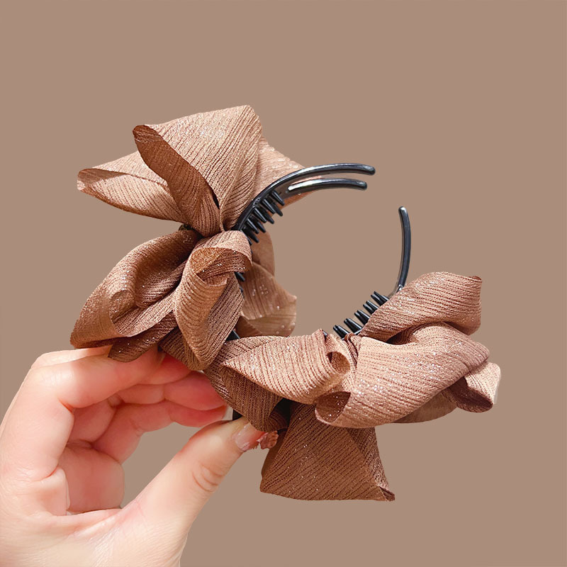 Simple and elegant bow clip, updo headwear, bun hairstyle, back hair clip, exquisite shark clip, ponytail hair accessory Application Scenario