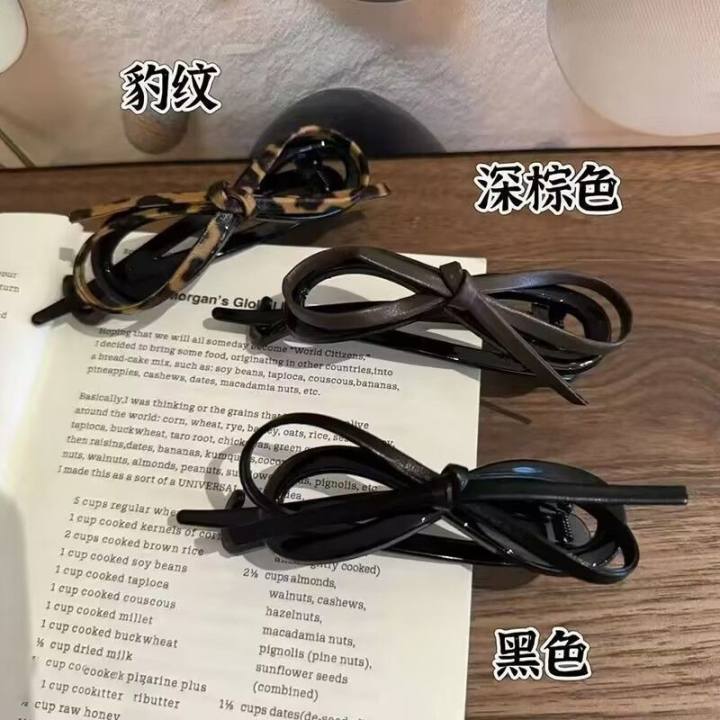 New Korean-style leather bow twist clip for women's back head updo, a high-end one-shoulder clip and retro clip hair accessory details Picture